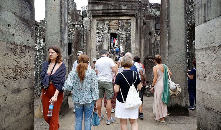 280,000 int’l tourists visit Angkor in first two months